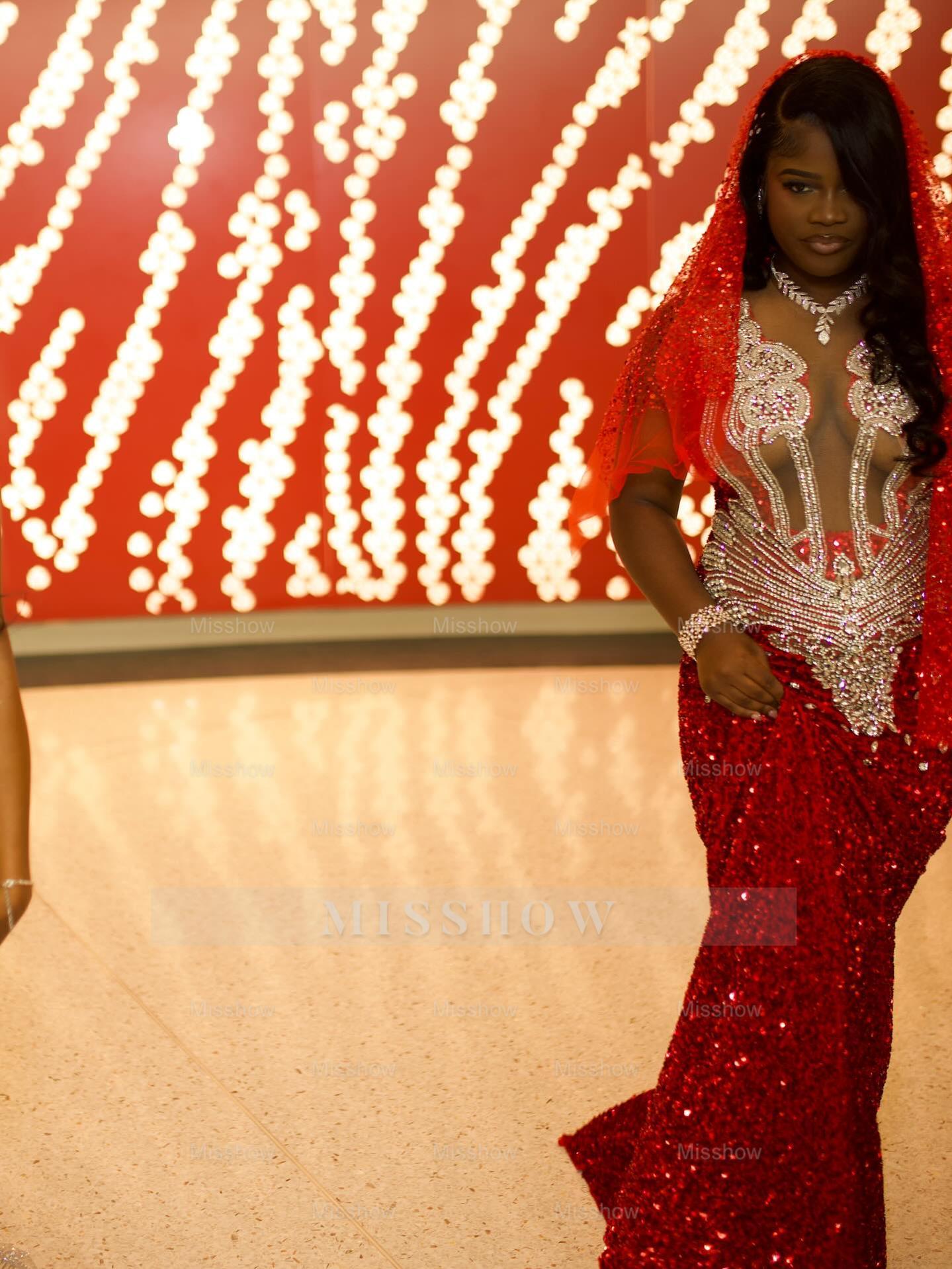 Gorgeous Long Red Mermaid Sequined Sleeveless Prom Dress with Veil