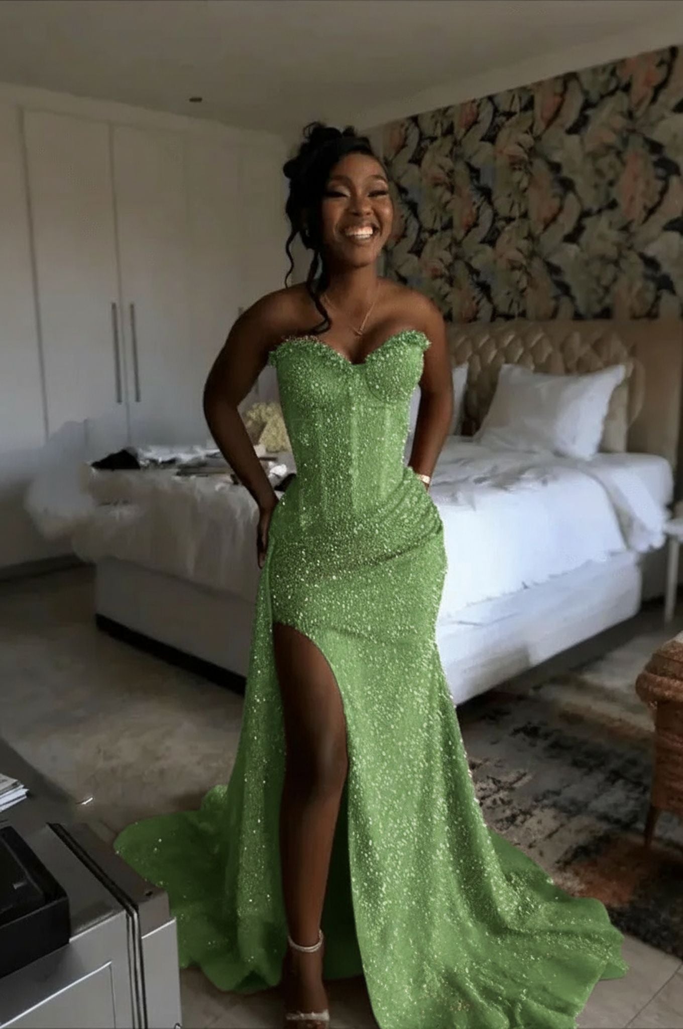 Gorgeous Strapless Sleeveless Mermaid Glitter Long Prom Dress With Slit