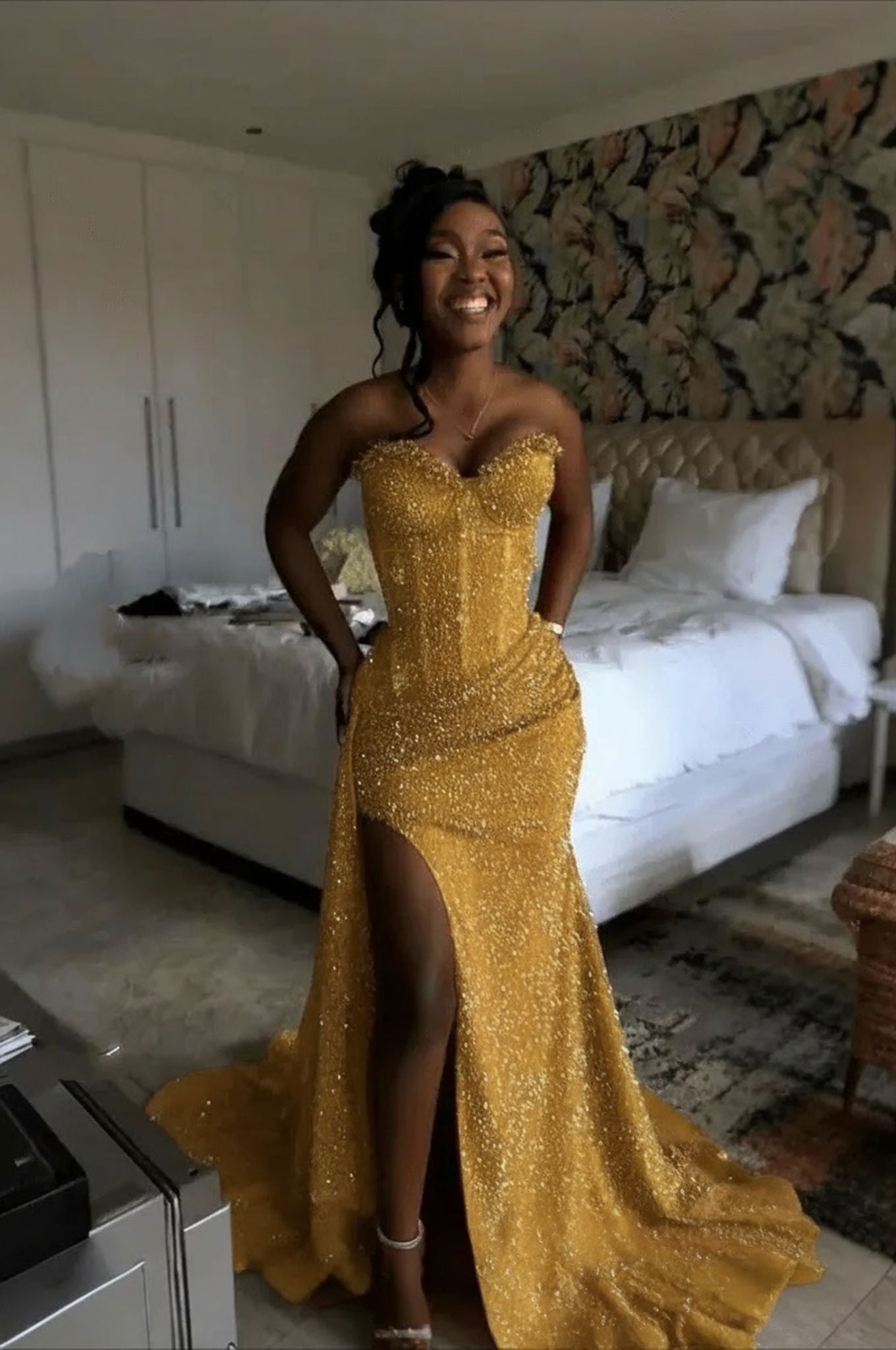 Gorgeous Strapless Sleeveless Mermaid Glitter Long Prom Dress With Slit