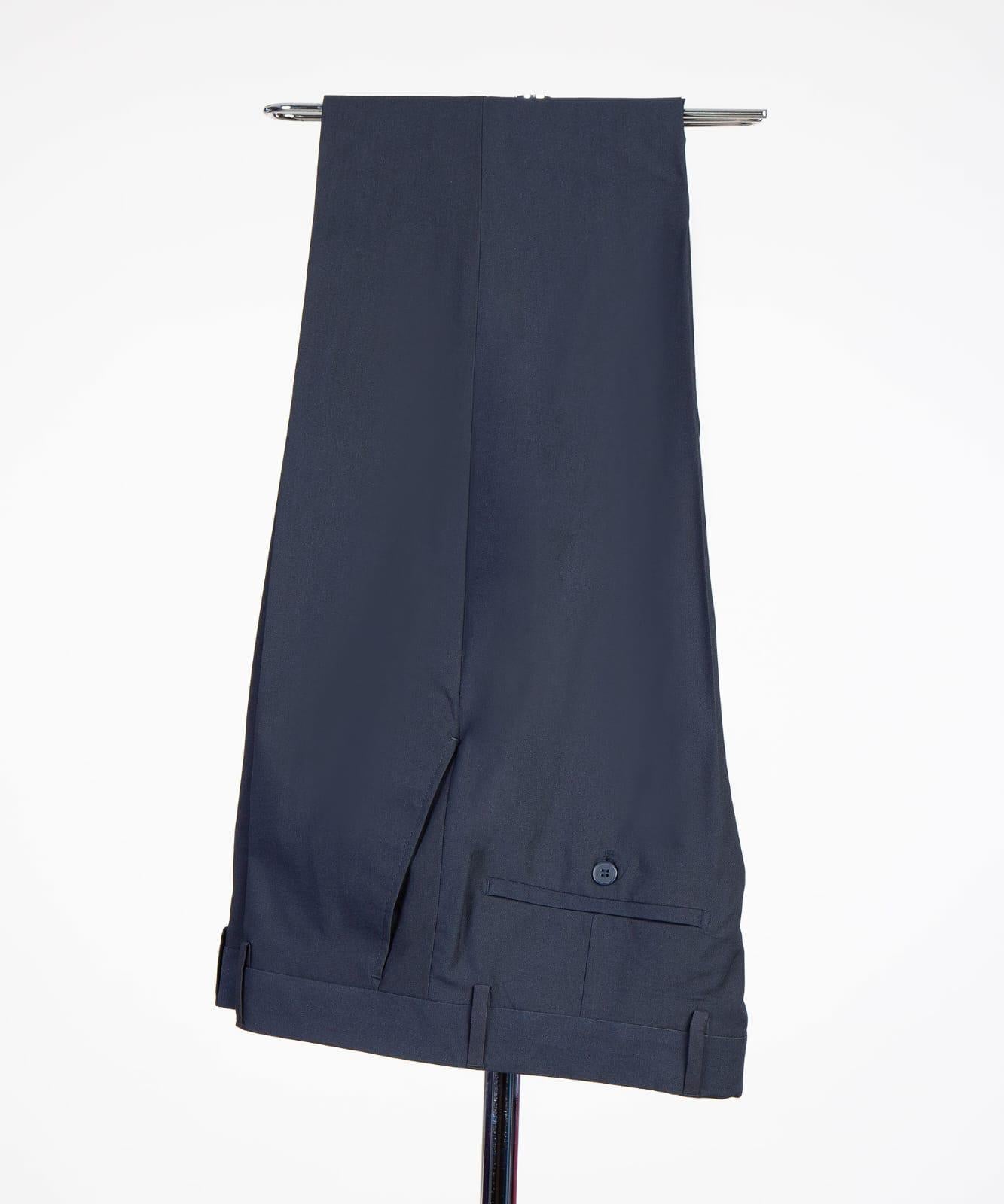 Stylish Dark Navy Three-Piece Peak Lapel Men’s Suits