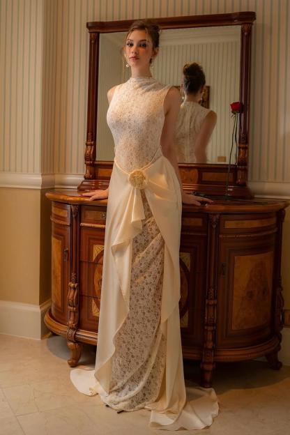 High Neck Sleeveless Mermaid Formal Dress With Lace Embroidery