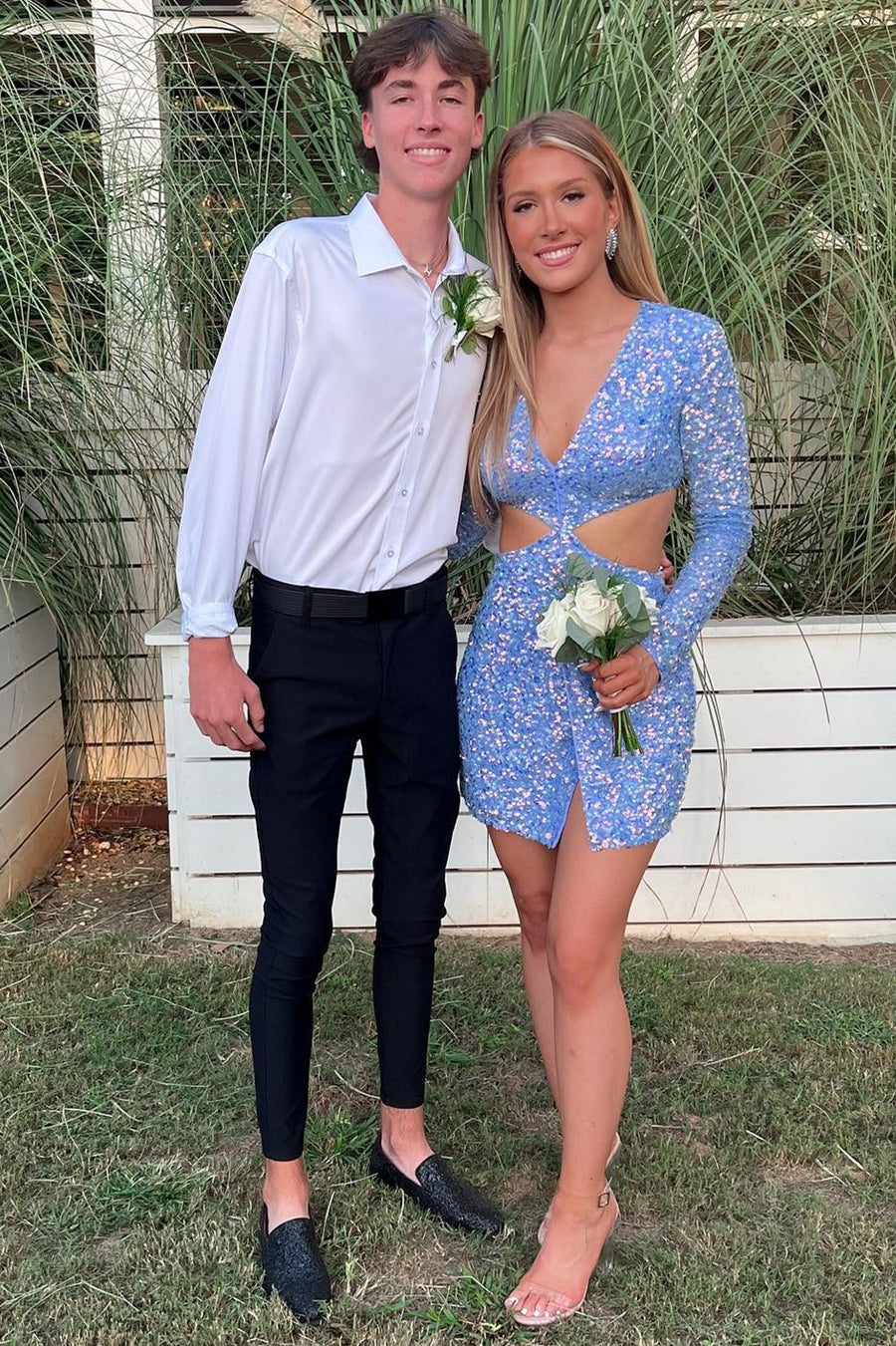 Sparkly Sheath Deep V Neck White Sequins Short Cocktail Dress With Keyhole