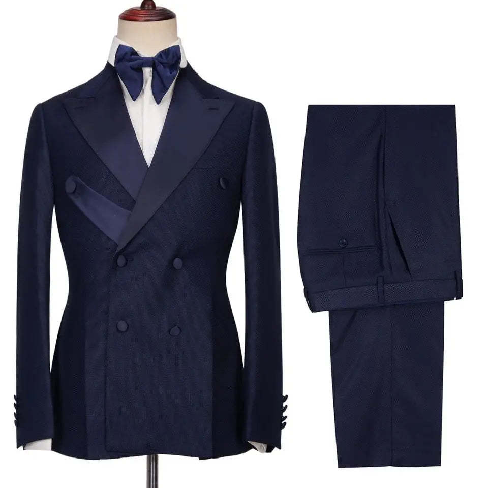 Latest Navy Blue Double-Breasted Peaked Lapel Prom Suit