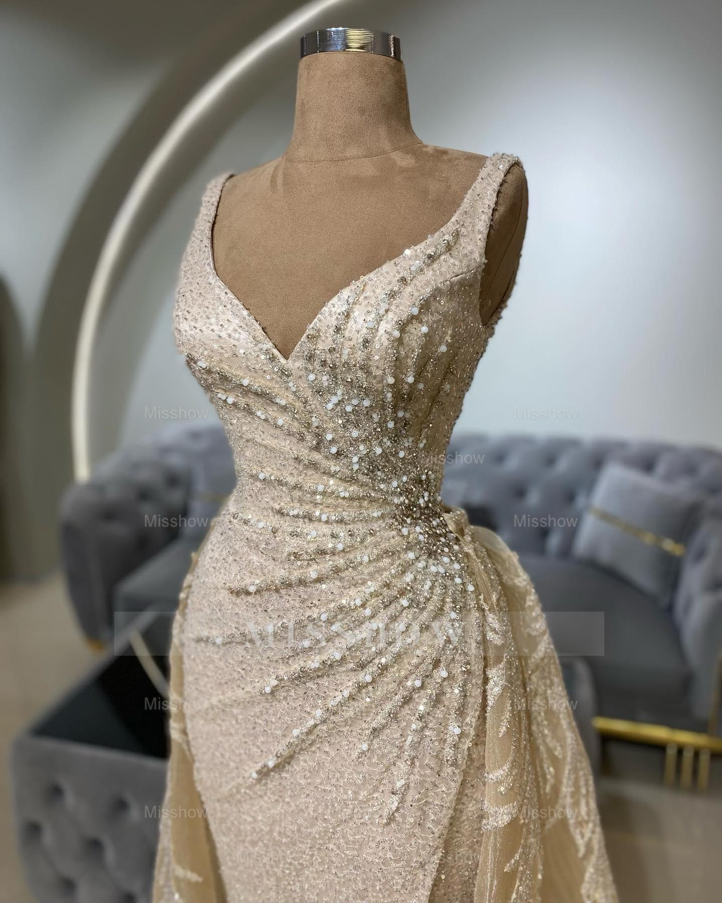 Luxury Champagne V-Neck Sleeveless Sequined Beaded Ruffles Detachable Train Tulle Prom Dress With Appliques