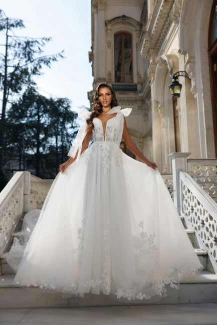 Mermaid Ball Gown Chiffon V-Neck Wedding Dress with Appliques