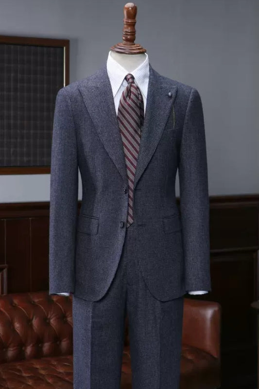 Navy Blue Formal Peaked Lapel Business Suits for Men
