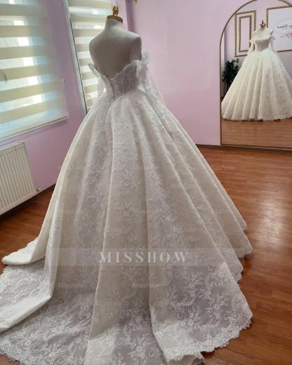 Popular Ivory Sweetheart Long-Sleeve Ball Gown Wedding Dress with Chapel Train