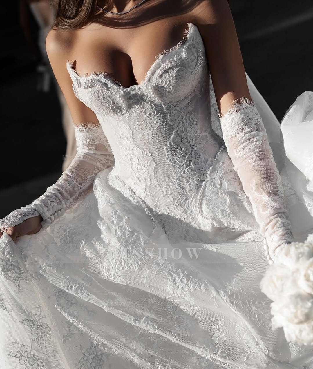 Princess Ball Gown White Sweetheart Lace Wedding Dress with Long Sleeves