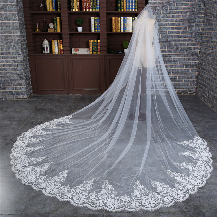 Princess Cute Lace Wedding Veils with Appliques