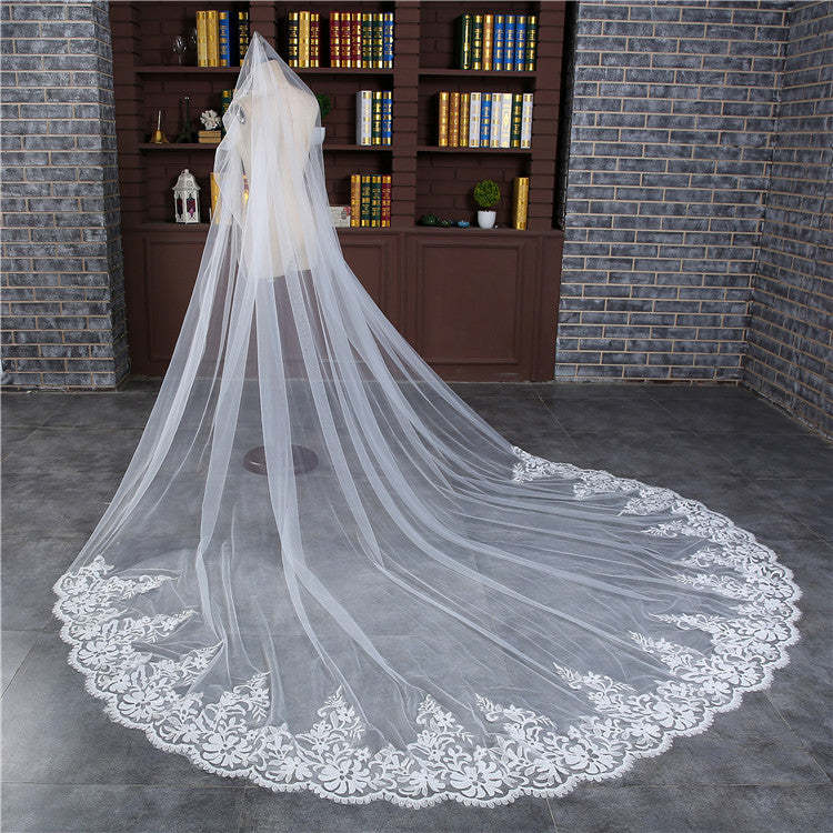 Princess Cute Lace Wedding Veils with Appliques