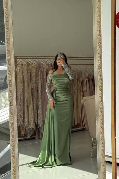 Refreshing Dusty Sage Off-The-Shoulder Long-Sleeve Mermaid Formal Dress with Panel Train
