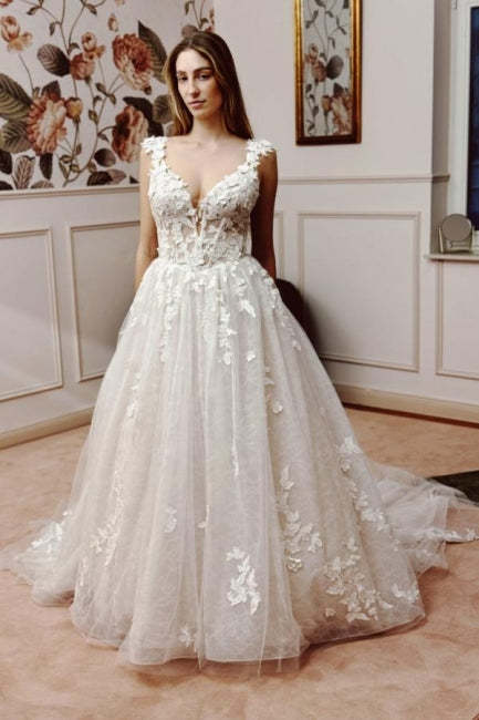Romantic White A-Line V-Neck Sleeveless Backless Lace Cathedral Train Wedding Dresses With Appliques