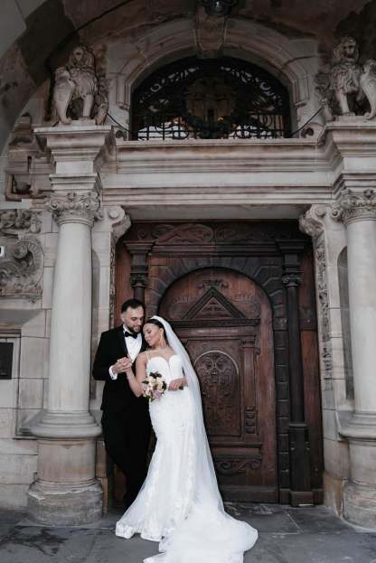 Romantic White Mermaid Sweetheart Spaghetti Straps Sleeveless Beaded Sweep Train Tulle Wedding Dress