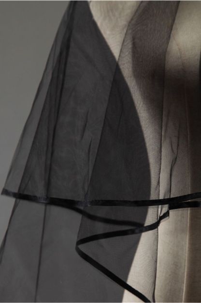 Sexy Black Tulle Ribbon Edge 1.5*1.5M Wedding Veils
