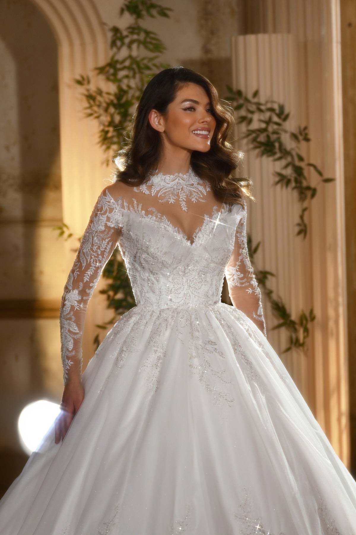 Shining White A-Line Long Sleeves Ball Gown Cathedral Train Lace Wedding Dresses With Sequins