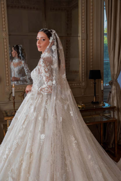 Stunning White High-Neck Ball Gown Beaded Long Sleeves Cathedral Train Lace Wedding Dresses With Appliques
