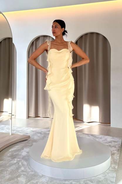 Unique Daffodil Sweetheart Sleeveless Backless Mermaid Evening Dress with Sweep Train