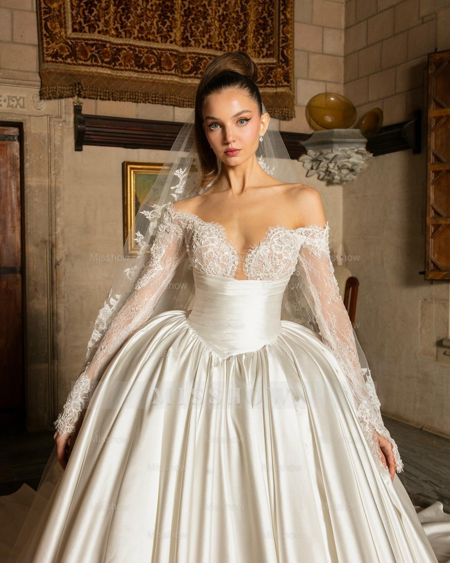 Vintage Ivory Ball Gown V-Neck Strapless Off-The-Shoulder Lace Long Sleeves Satin Wedding Dress
