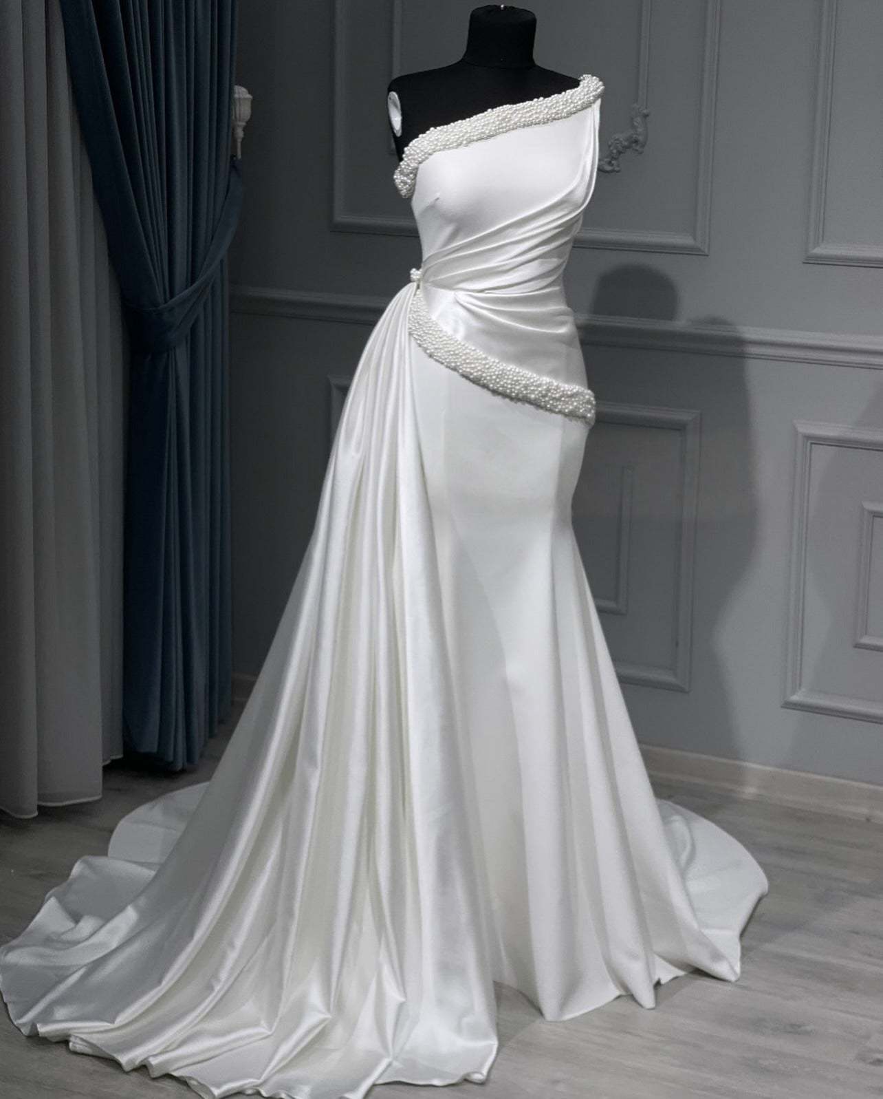 Vintage Long White One Shoulder Sleeveless Wedding Dresses With Beads