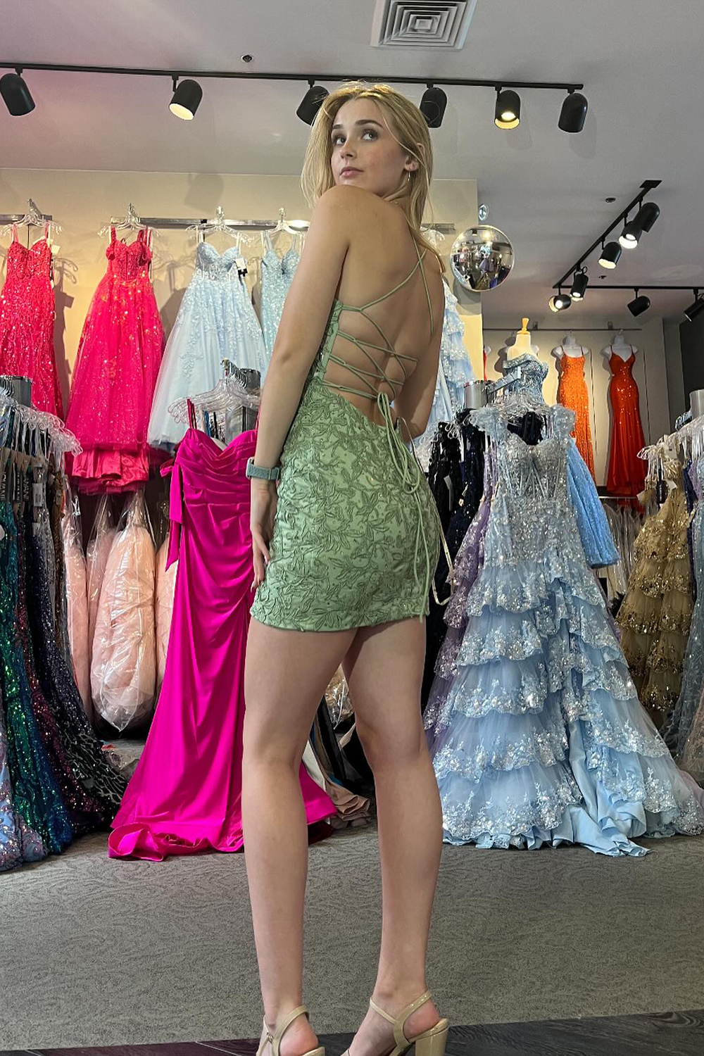 Pink Spaghetti Straps Tight Short Cocktail Dress With Appliques