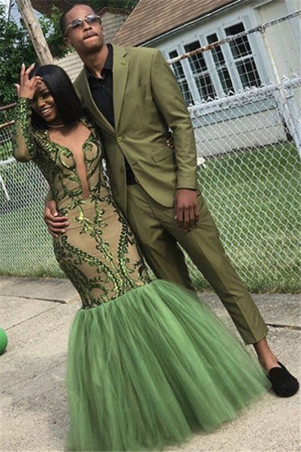 Men's Slim Fit Prom Suits in Army Green with Notch Lapels 2-Piece