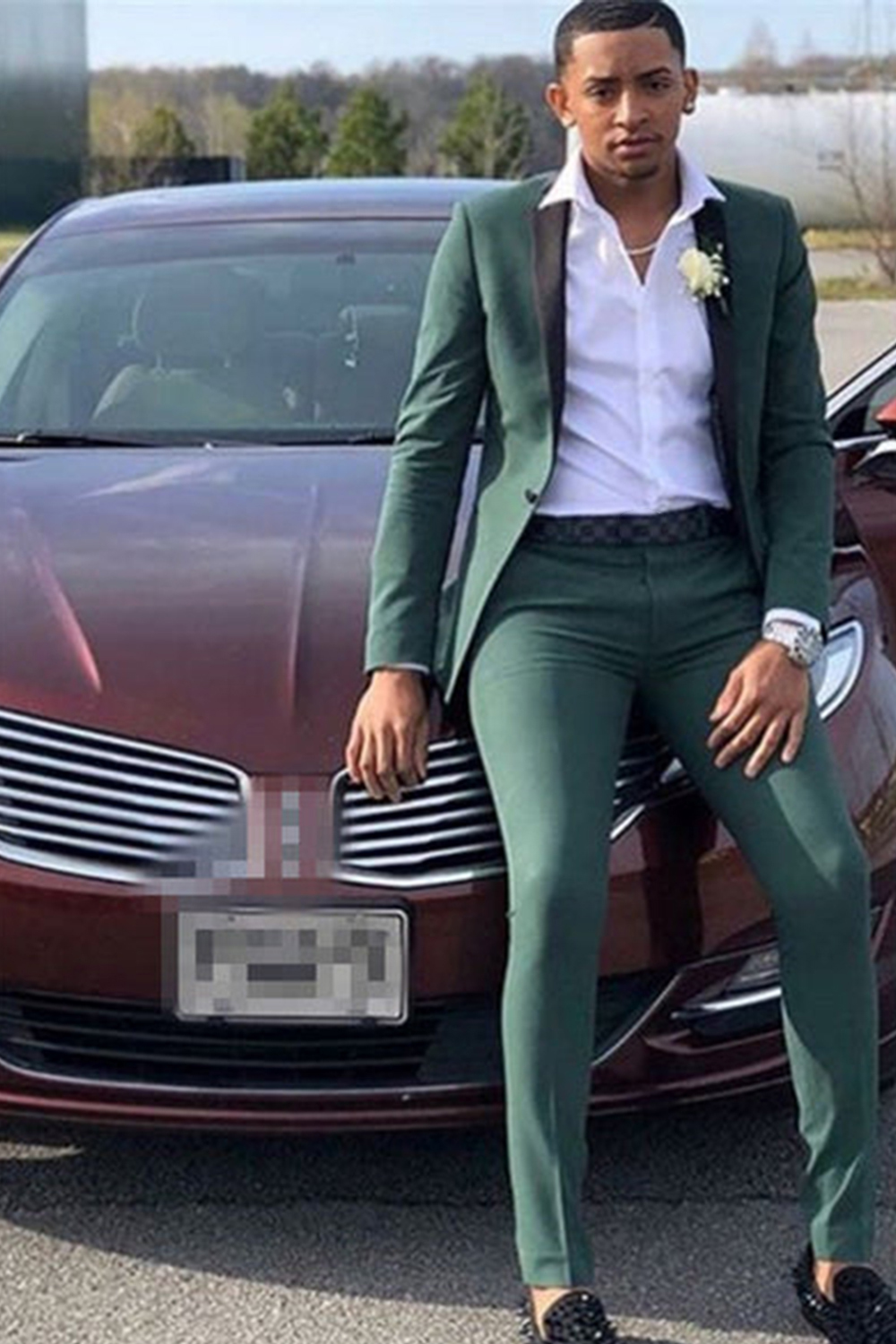 Men's Slim Fit Prom Suits in Dark Green with Black Notched Lapel 2-Piece Set