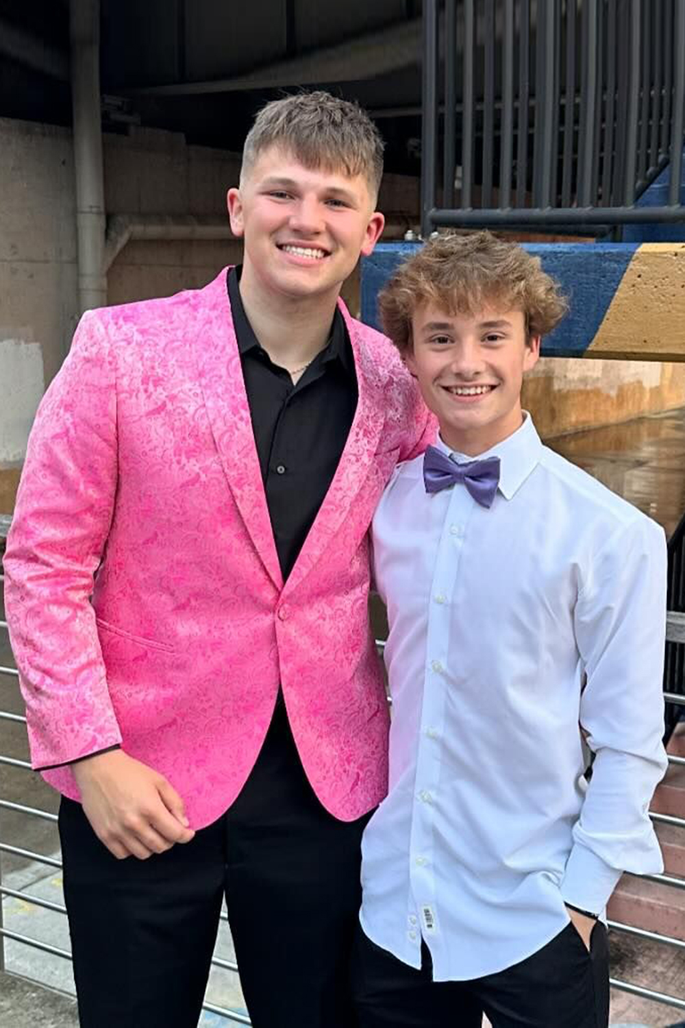 Men's Prom Suits in Pink Jacquard with Shawl Lapel and One Button 2-Piece Set