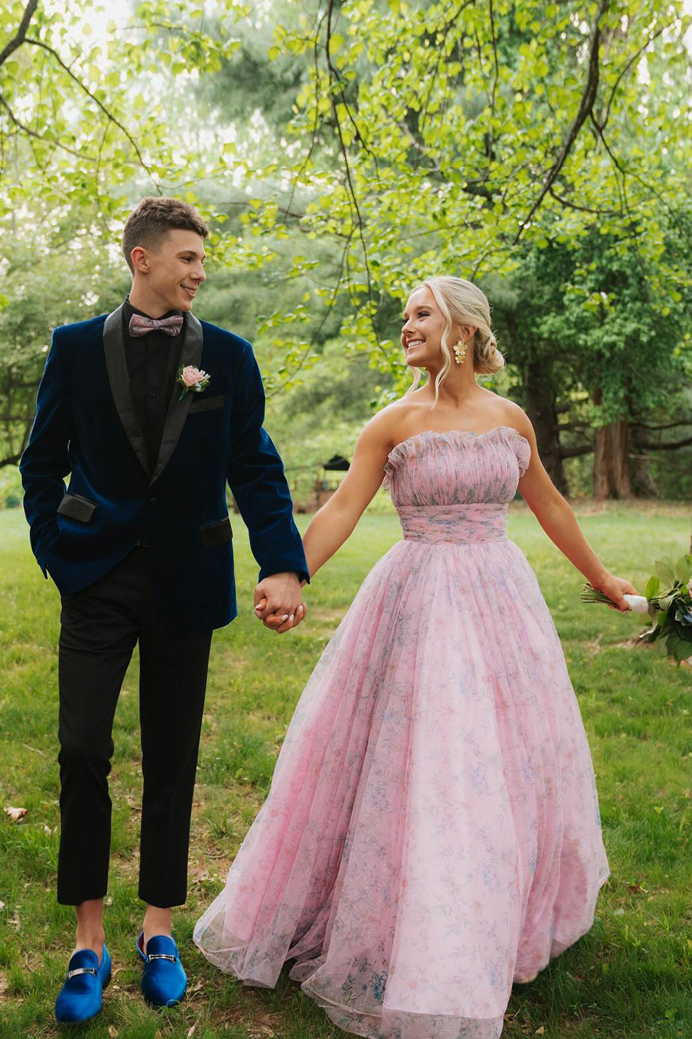 Men's Prom Suits in Dark Blue Velvet with Shawl Lapel and One Button 2-Piece Set