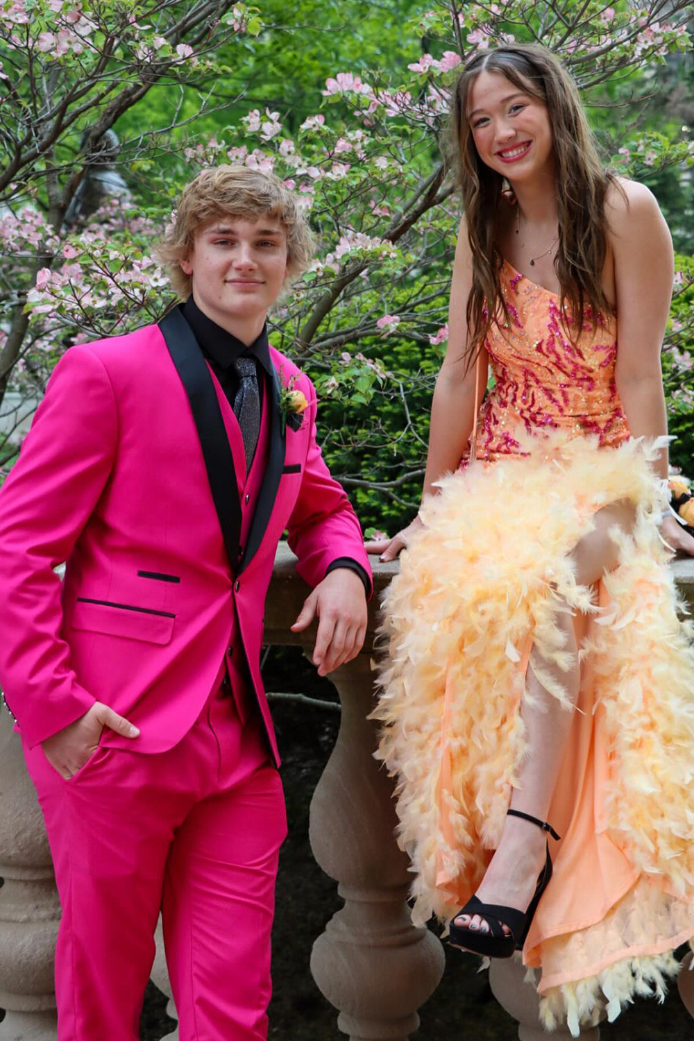 Stylish Hot Pink Shawl Lapel Three-Piece Men's Prom Suit