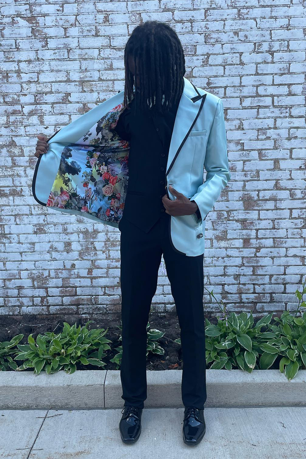 Black-Trimmed White Peak Lapel Prom Suits for Men 2-Piece Set