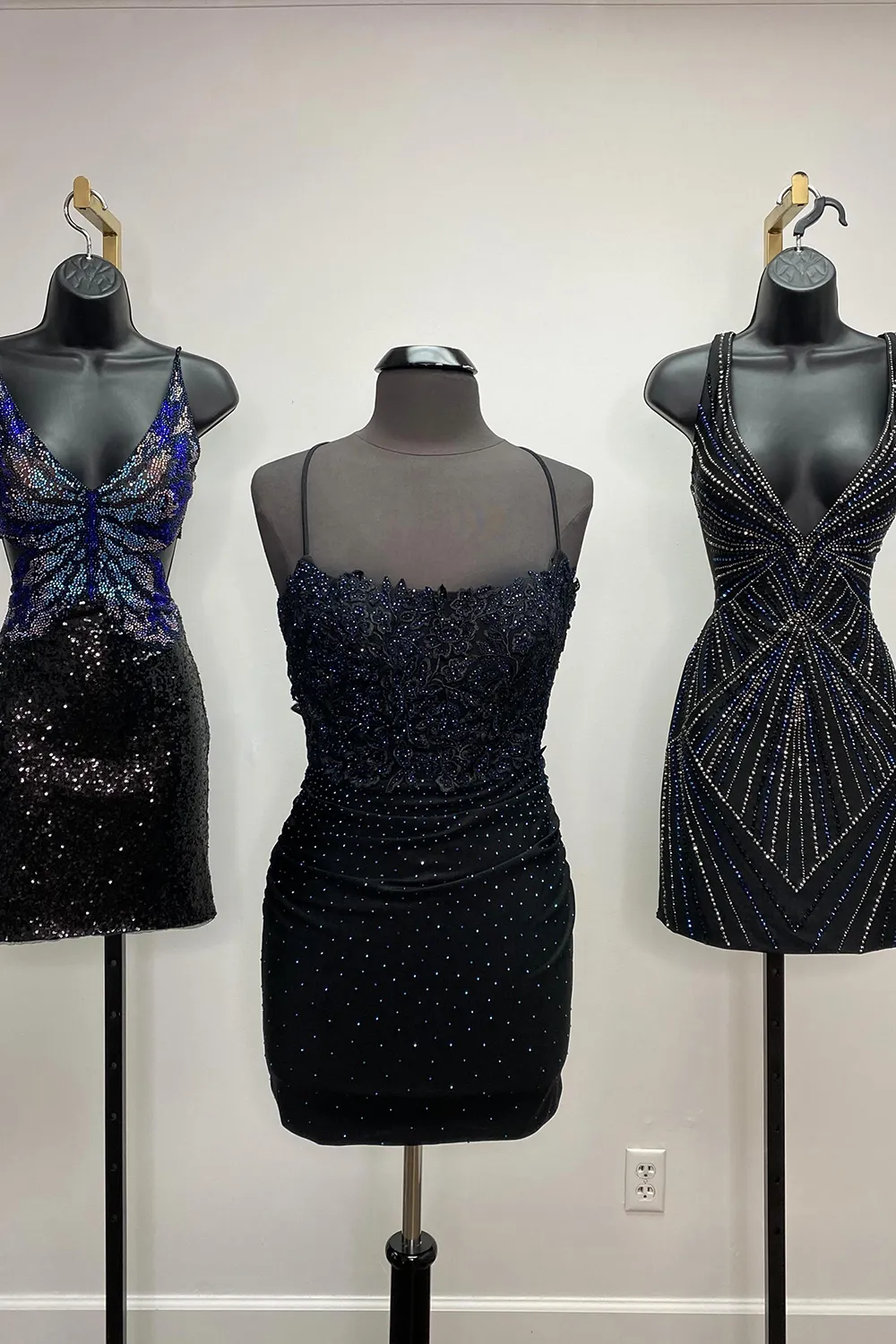 Stylish Sheath Spaghetti Straps Royal Blue Short Cocktail Dress With Appliques