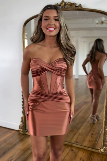 Trendy Burgundy Strapless Satin Sheath Short Cocktail Dress