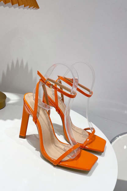 Thick High Heels with a Square Head in One Word