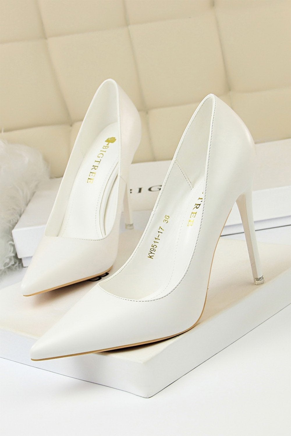 Pointed Stiletto Heels with a Shallow Mouth and Super High Heel