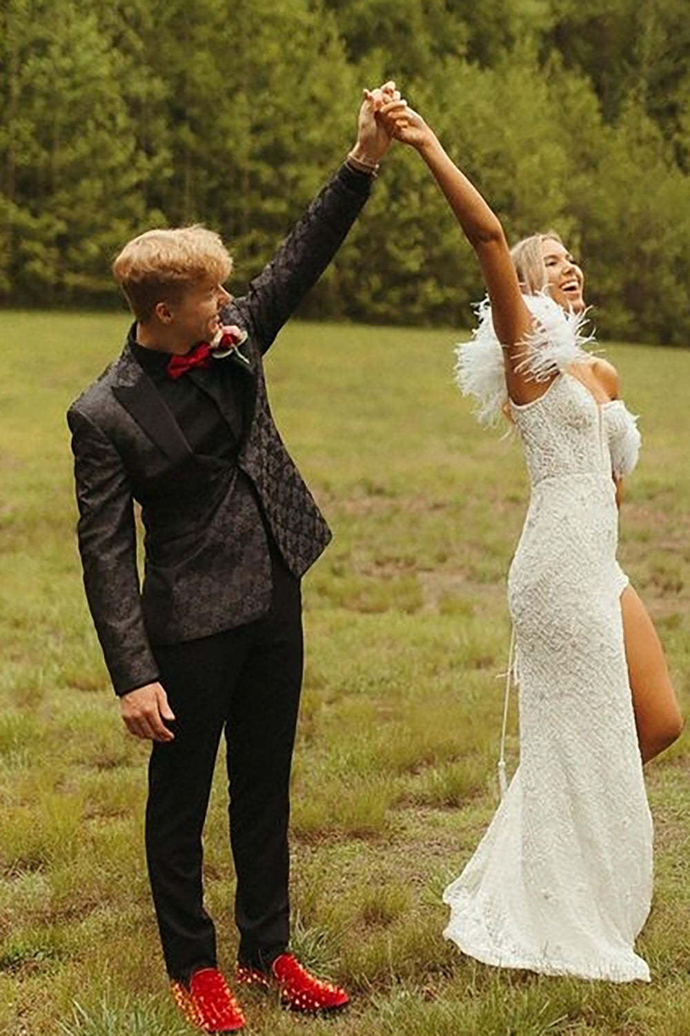 Black One-Button Men's Party Blazer with Peak Lapel