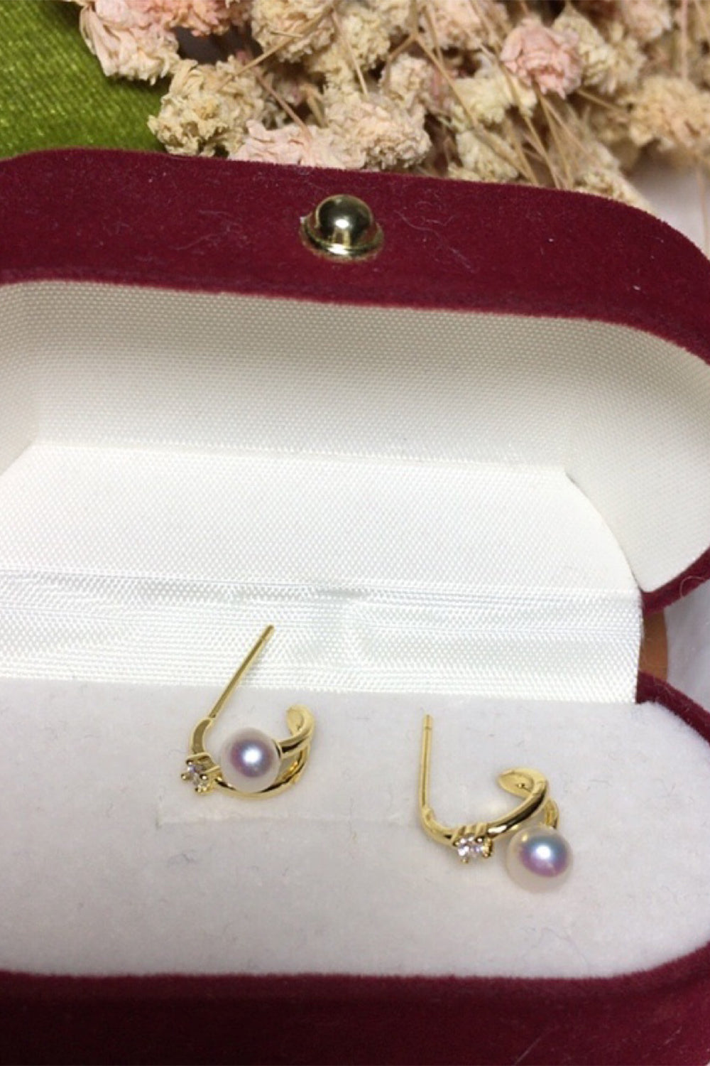 Stud Earrings with Natural Vintage Pearls