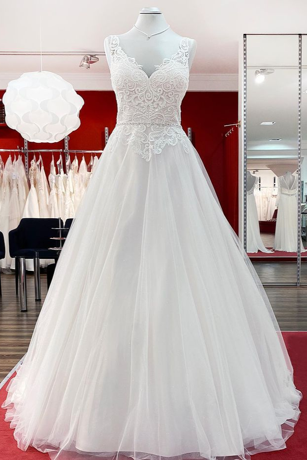 Elegant Sweetheart A-line Wedding Gown with Long Tulle Ruffles