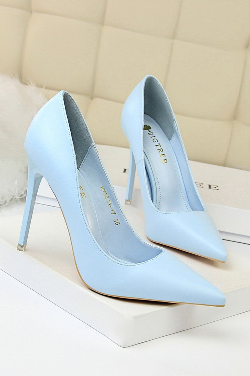Pointed Stiletto Heels with a Shallow Mouth and Super High Heel
