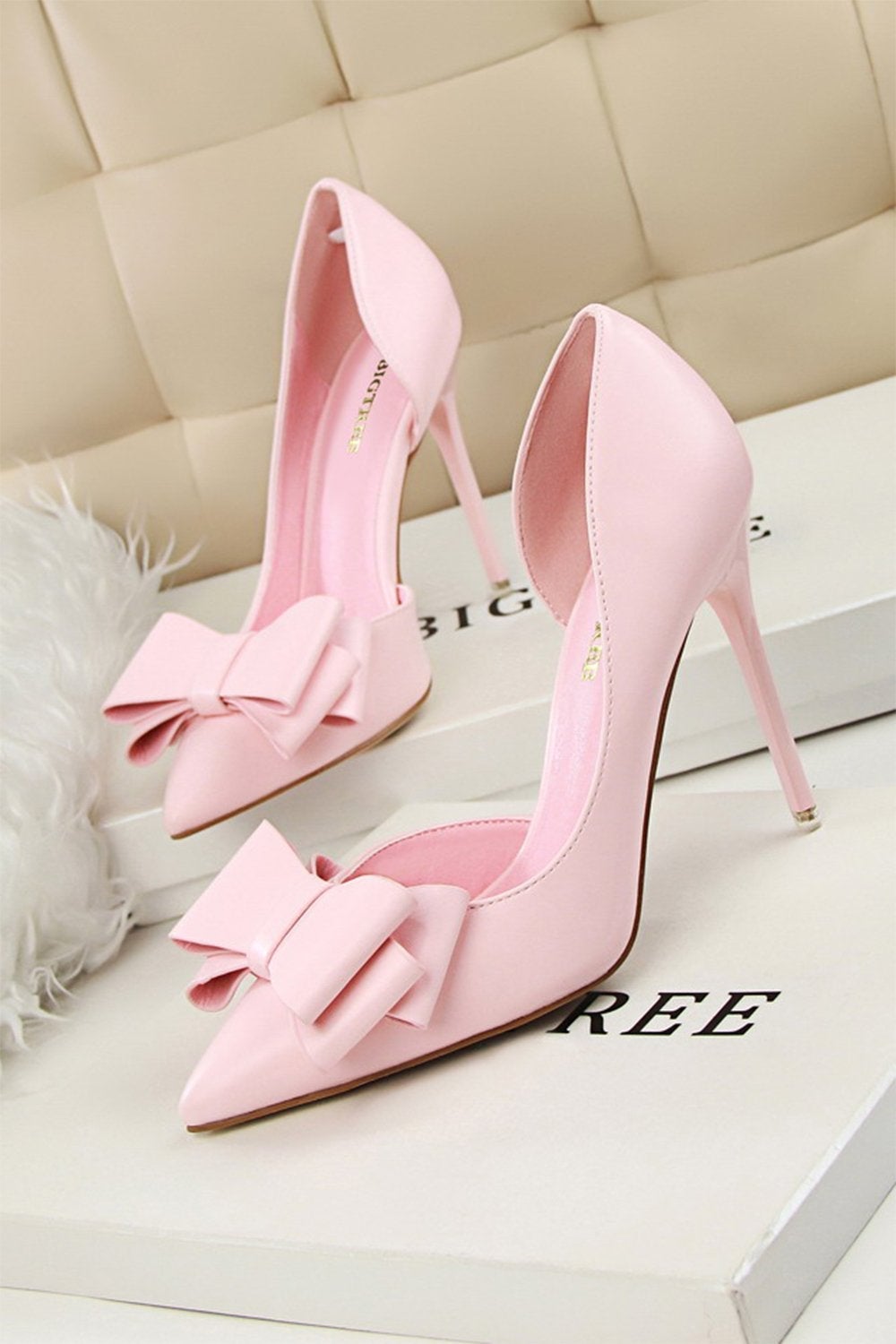 Pointed Hollow Side High Heels with Sweet Bow