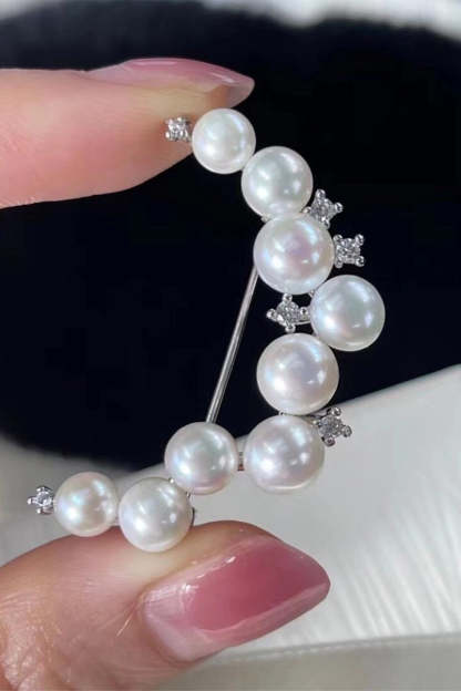 Brooch with Natural Pearls