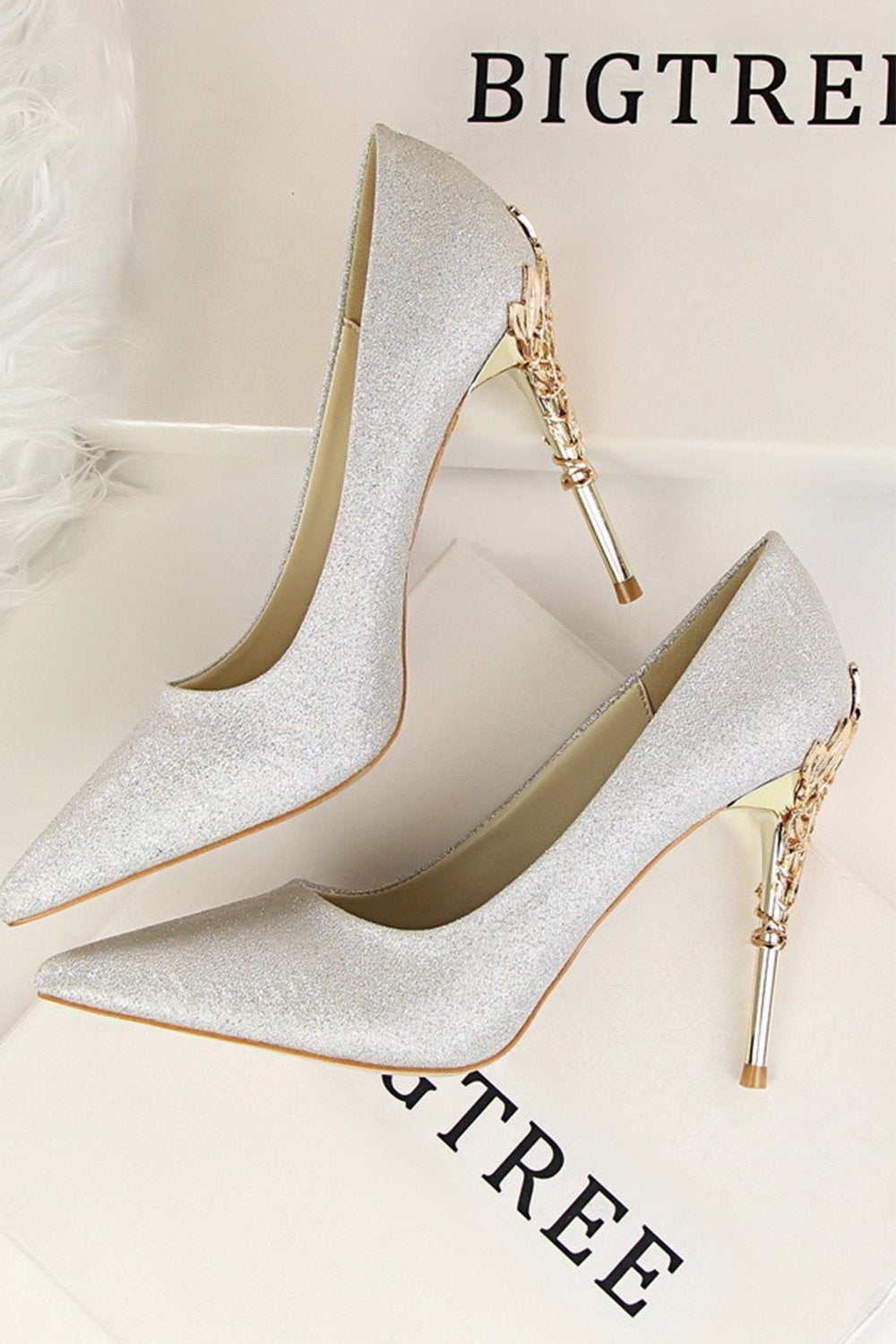 Stiletto Heels in Shallow Burgundy Metal