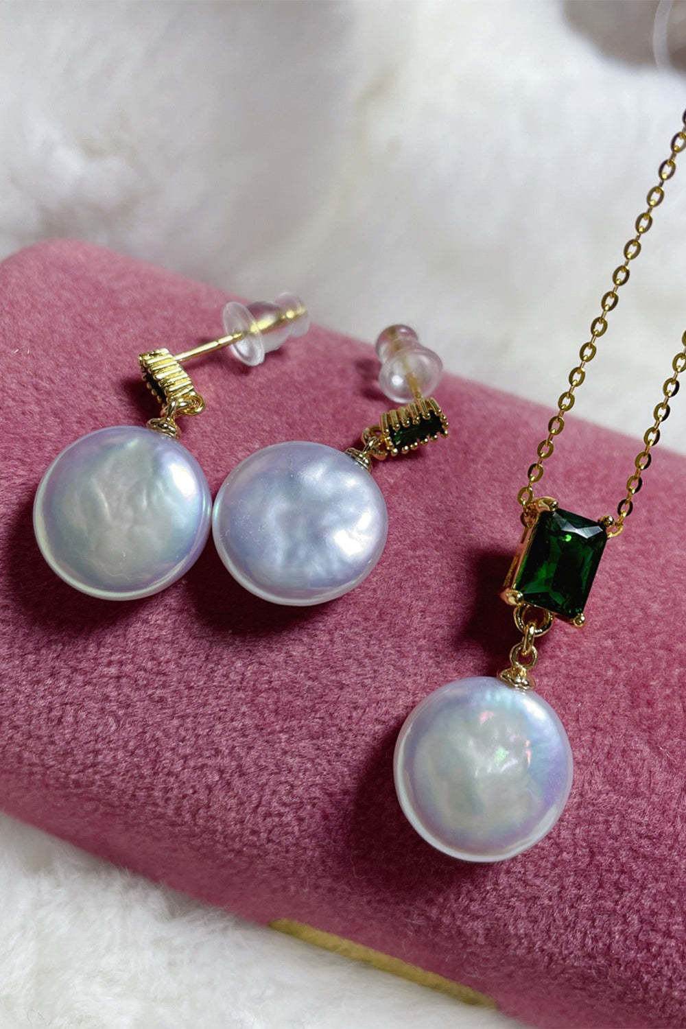 Earrings and Necklace with White Pearls