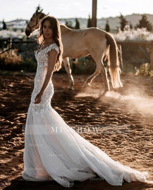 Elegant V-neck Sleeveless Mermaid Wedding Dresses with Lace