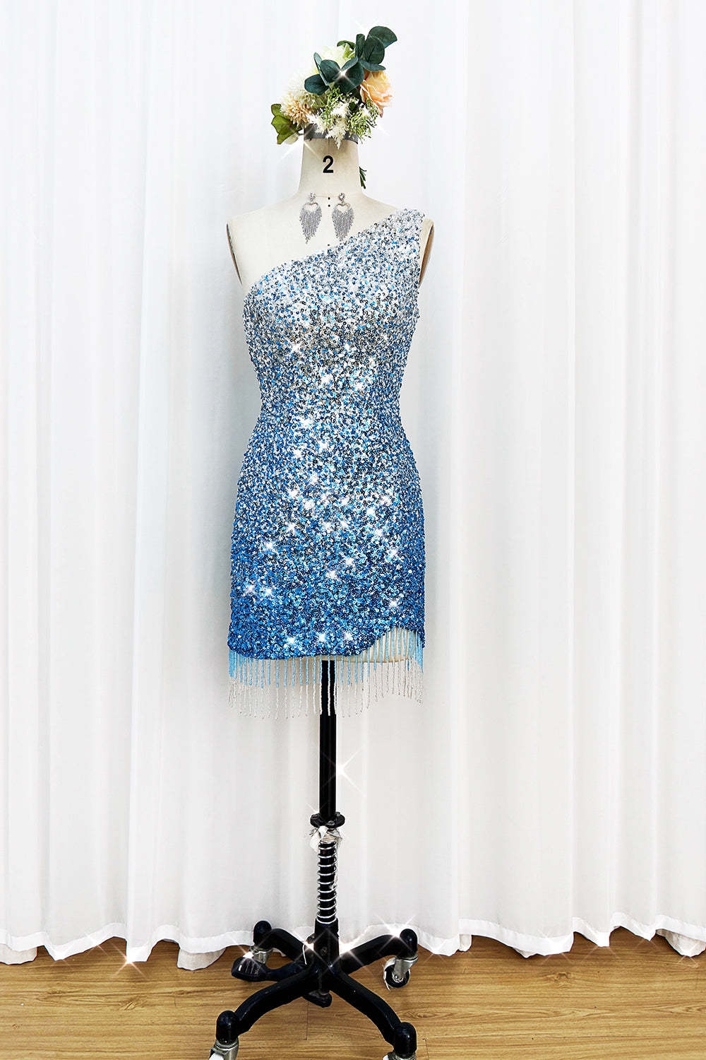 Sparkly Bodycon Spaghetti Straps Blue Sequins Short Cocktail Dress With Tassel