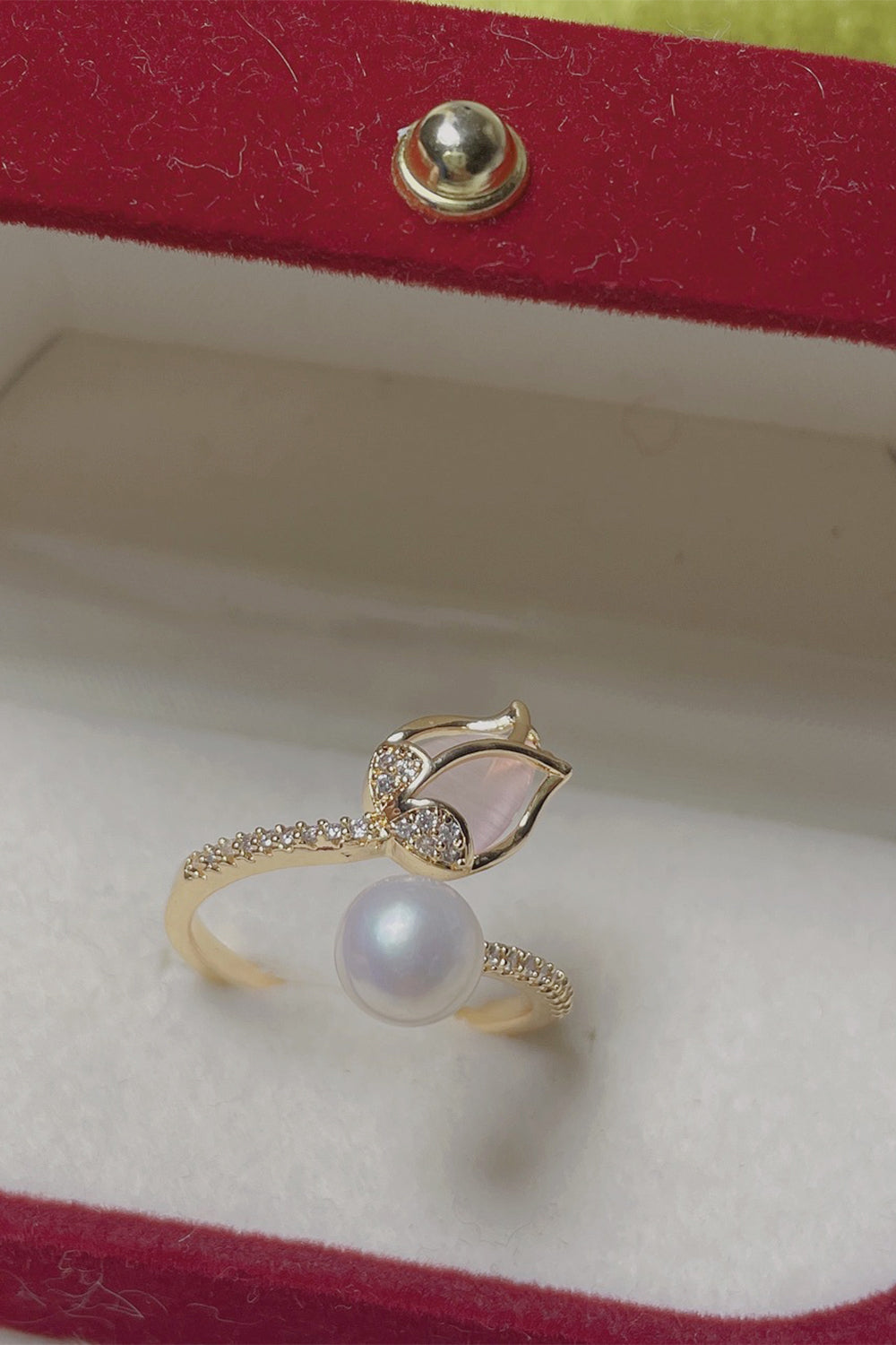 Ring with White Pearl
