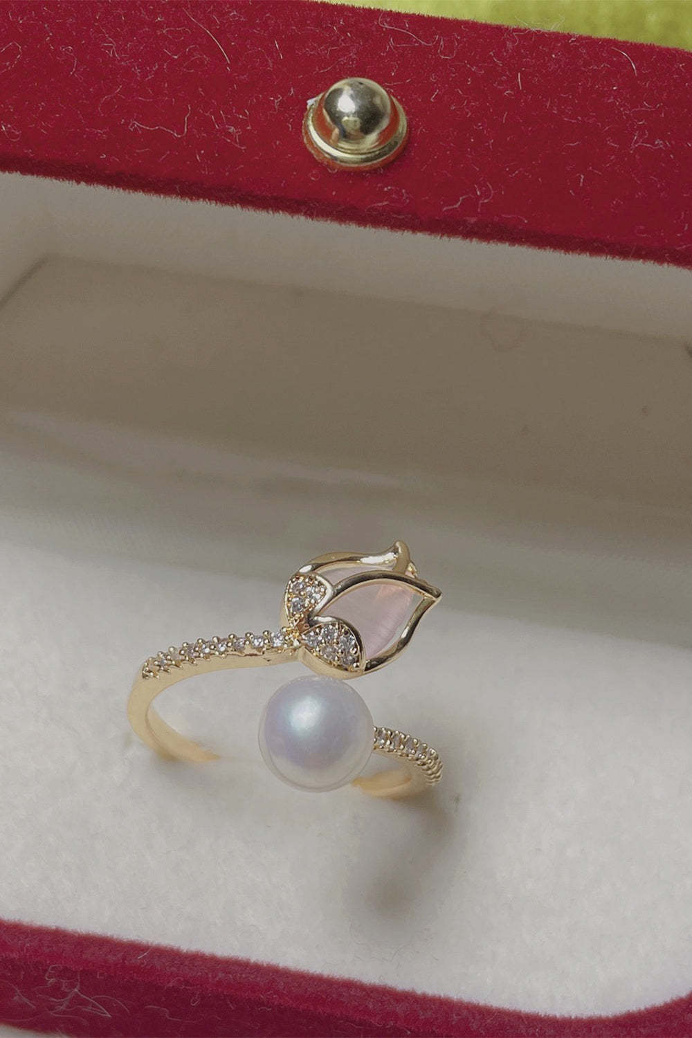 Ring with White Pearl