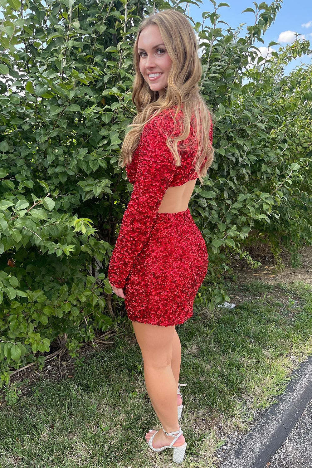 Sparkly Sheath Deep V Neck White Sequins Short Cocktail Dress With Keyhole