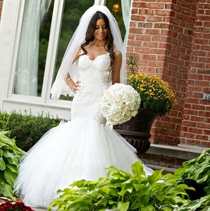 New Straps Lace Applique Fit and Flare Wedding Dresses Tulle Court Train Elegant Bridal Gowns