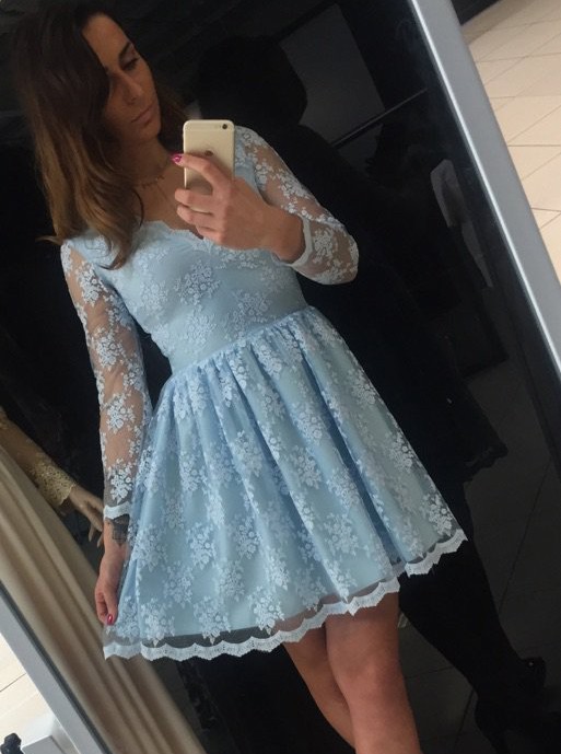 Chic Lace A-Line Homecoming Dresses | V-Neck Long Sleeves Short Cocktail Dresses