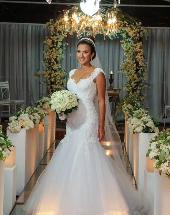 Lace V-Neck Open Back Tulle Vintage Fit and Flare Wedding Dresses